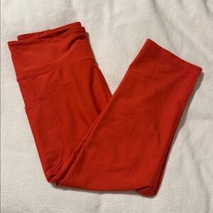 Old Navy Active High-Rise Crop Length Leggings in Salsa Red